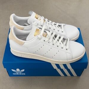 NWT NIB Adidas Originals White Stan Smith Men’s Sneakers, size 8